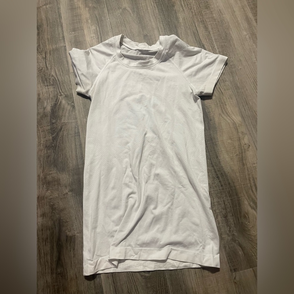 White lululemon swiftly tech